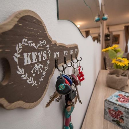 Sunny Point Apartment Ровин Екстериор снимка