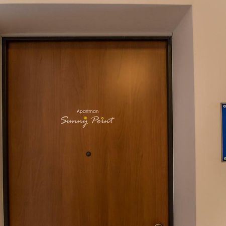 Sunny Point Apartment Ровин Екстериор снимка