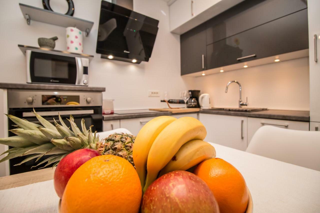 Sunny Point Apartment Ровин Екстериор снимка