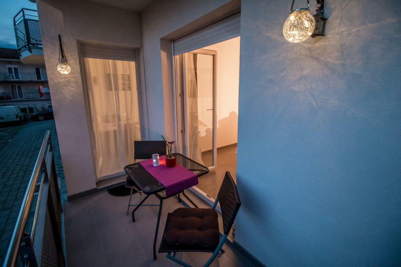 Sunny Point Apartment Ровин Екстериор снимка