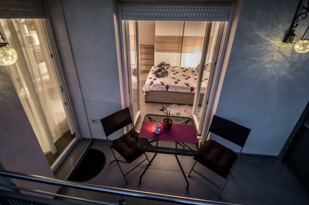 Sunny Point Apartment Ровин Екстериор снимка