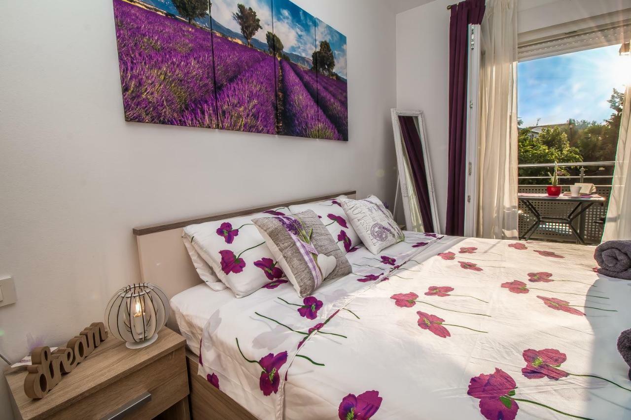 Sunny Point Apartment Ровин Екстериор снимка